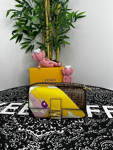 FENDİ BAGUETTE SHOULDER BAG