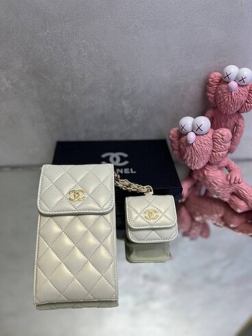 Beden CHANEL PHONE AND AİRPODS CASE