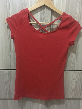 Kırmızı tişört