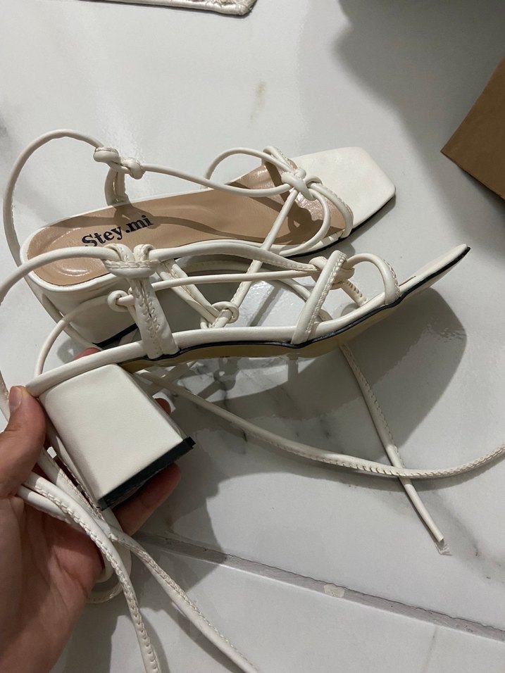 Beyaz Minimalist Topuklu Sandalet - Görsel 2