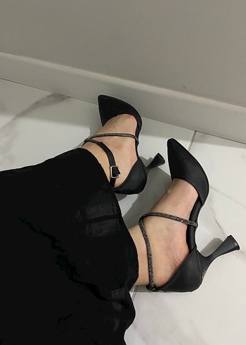 38 Beden Diger Siyah Yılan Desenli Stiletto