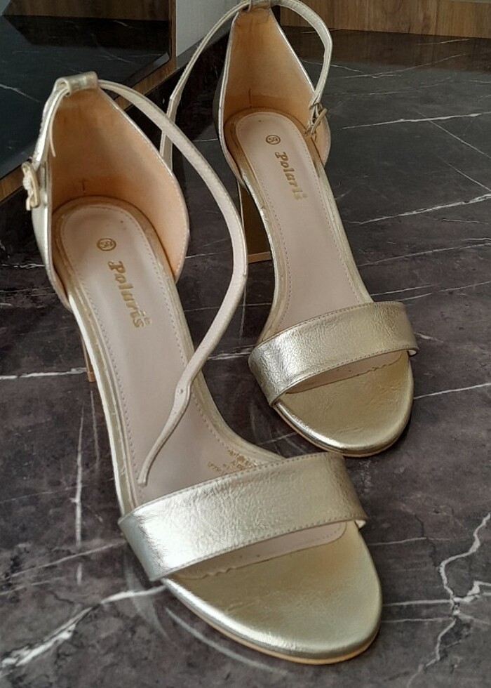 Topuklu ayakkabı - Görsel 2