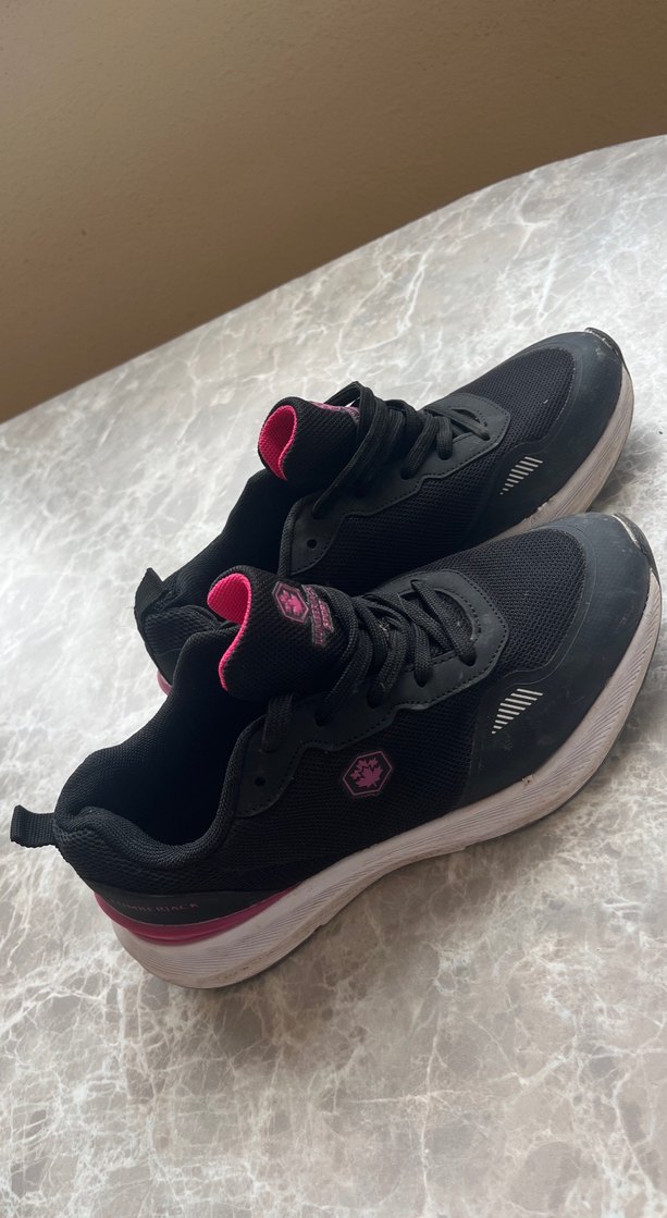 Pembe Detaylı Siyah Kadın Spor Ayakkabı hediye olduğundn satyrm - Görsel 5