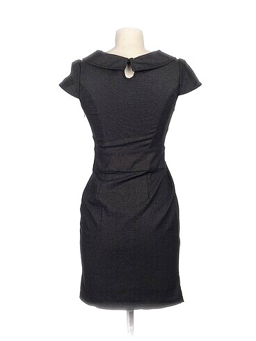 36 Beden PreLoved Kısa Elbise %70 İndirimli.