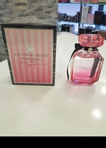 Victoria's secret bomshell 
