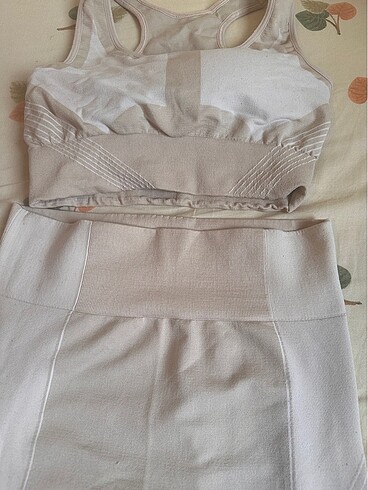 Trendyol & Milla Spor crop tayt takım