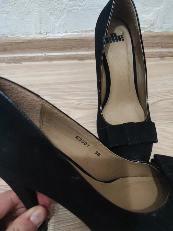 Siyah Süet Tokalı Stiletto Topuklu Kadın Ayakkabı - Görsel 3