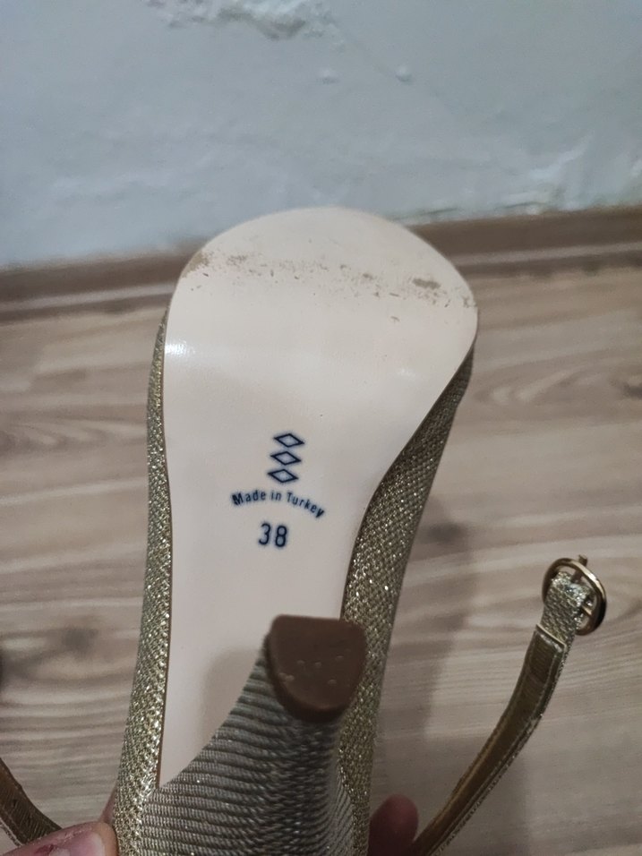 Diger Altın Renk Parlak Yılan Desenli İnce Topuklu - Görsel 4