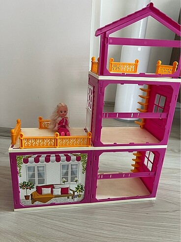  Beden Renk Oyuncak Ev ve Barbiesi