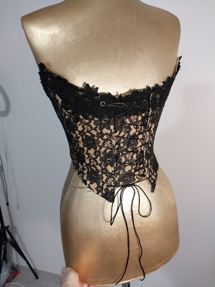 Siyah Dantelli Bustiyer - Görsel 2