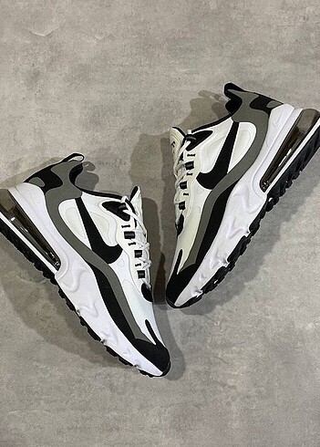 Nike Air Max 270 React