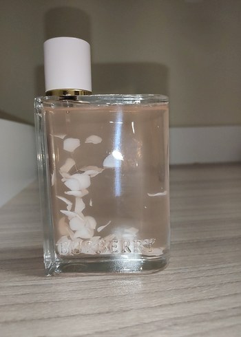 Burberry her petals kadın parfümü