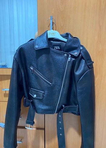 Kadın Siyah Kemerli Deri Biker Ceket