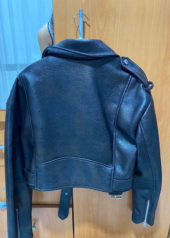 Zara Kadın Siyah Kemerli Deri Biker Ceket