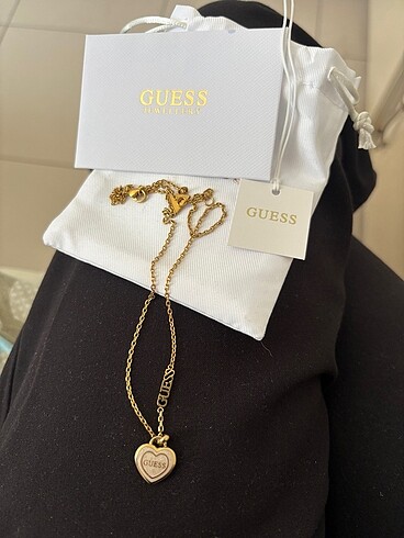 Guess Guess kolye kalpli