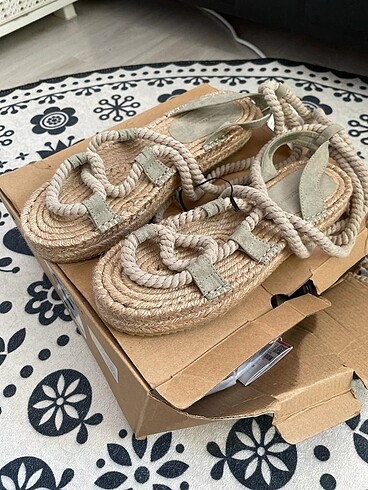 Pull&Bear Sandalet