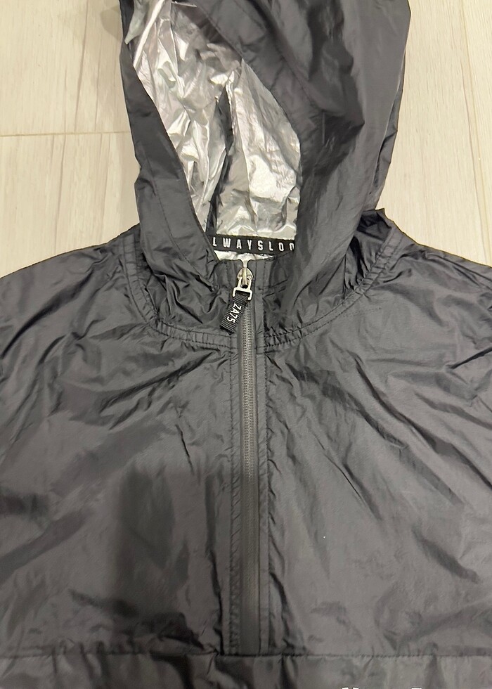 Zara 10 yaş siyah yağmurluk sayılı kullanıldı temiz sorunsuz - Görsel 3