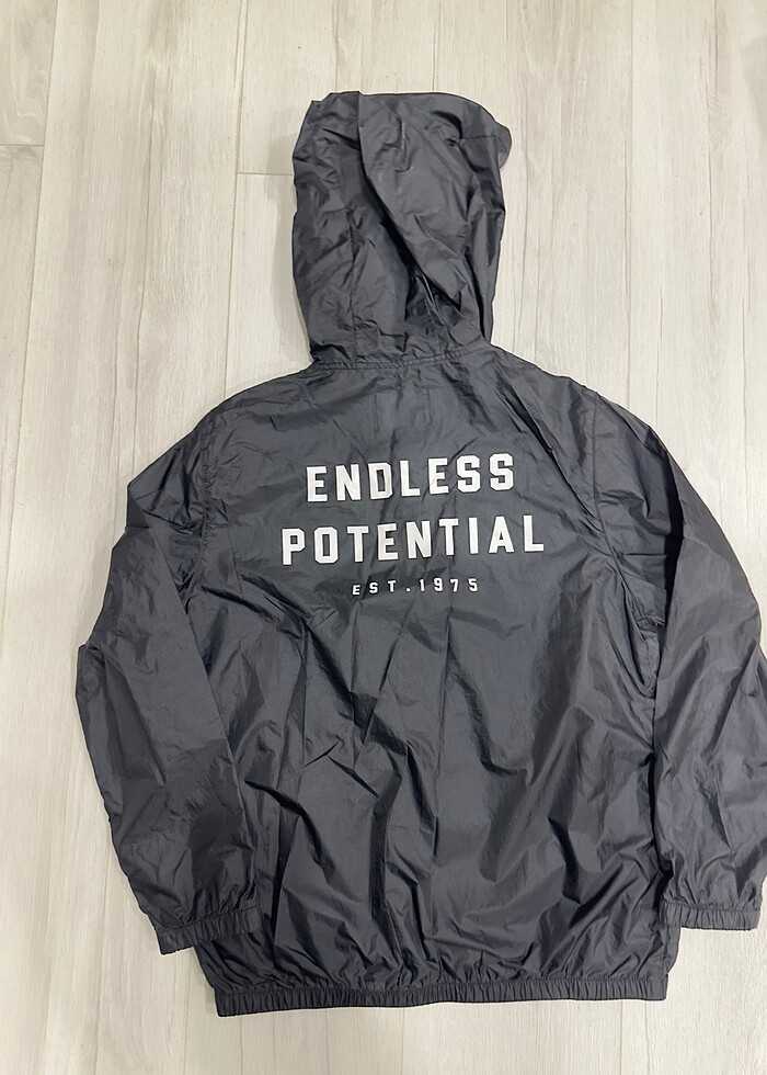 Zara 10 yaş siyah yağmurluk sayılı kullanıldı temiz sorunsuz - Görsel 4