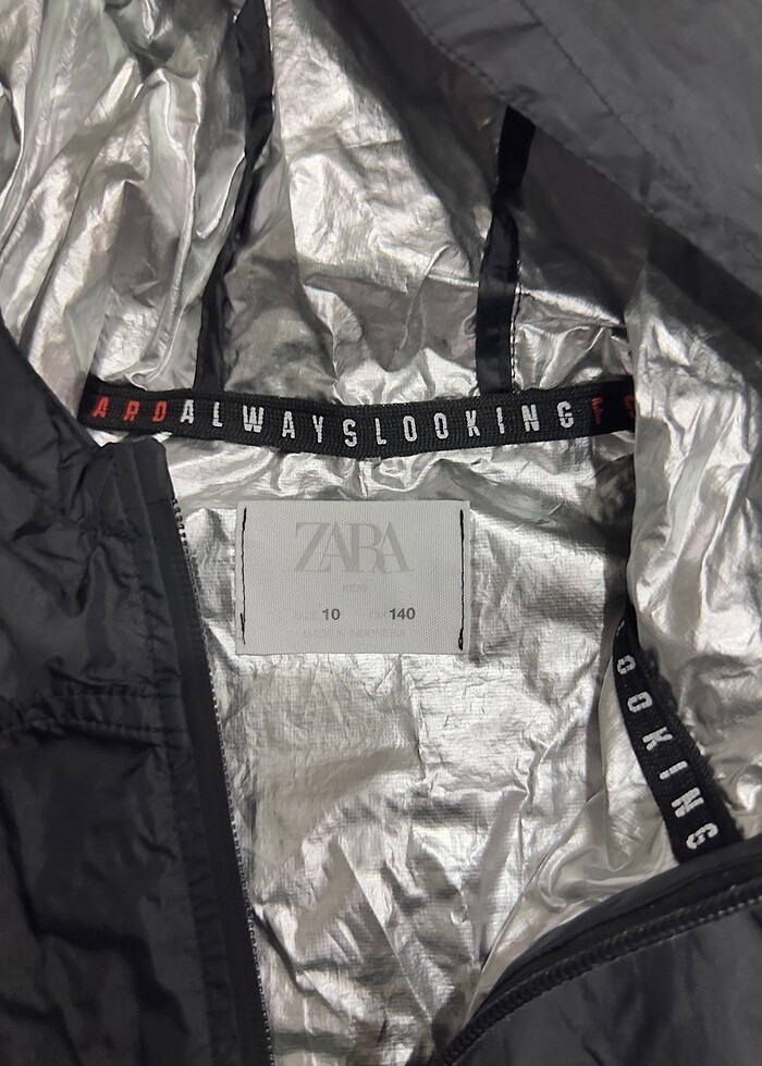 Zara 10 yaş siyah yağmurluk sayılı kullanıldı temiz sorunsuz - Görsel 2