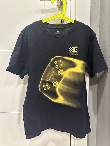 H&M 10-12 yaş siyah tişört
