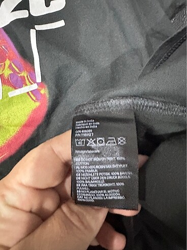 12-13 Yaş Beden H&M 12-14 yaş siyah tişört