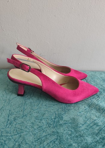 37 Beden Pembe Süet Tokalı Stiletto Kadın Ayakkabı