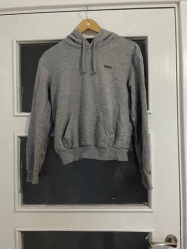 H&M sweatshirt