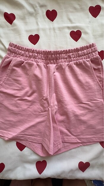 Pembe şort