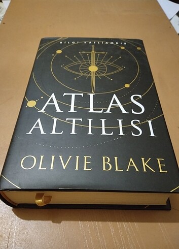 Atlas altılısı olivie blake 