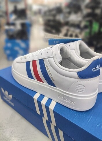 40 Beden Adidas Low Mükemmel Ayakkabı ????