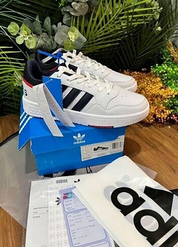 39 Beden beyaz Renk Adidas Hopss sıfır kutulu ????