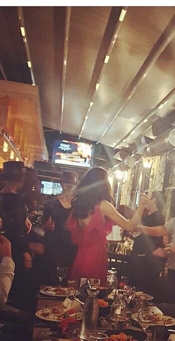 36 Beden kırmızı Renk Kırmızı fırfırlı elbise kına elbisesi