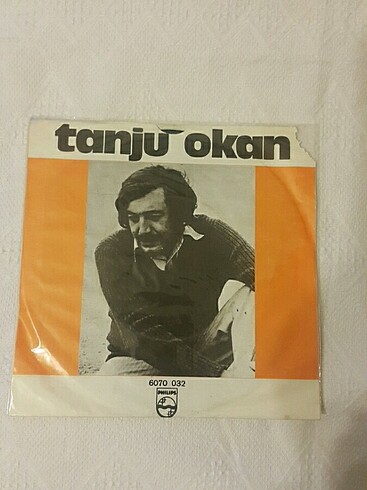 Tanju Okan 45'lik plak -Güzel Yok mu İnsafın -Seni Sevdim Ben