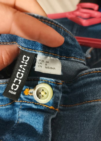 Mavi Düğmeli Askılı Kısa Denim Elbise - Görsel 3