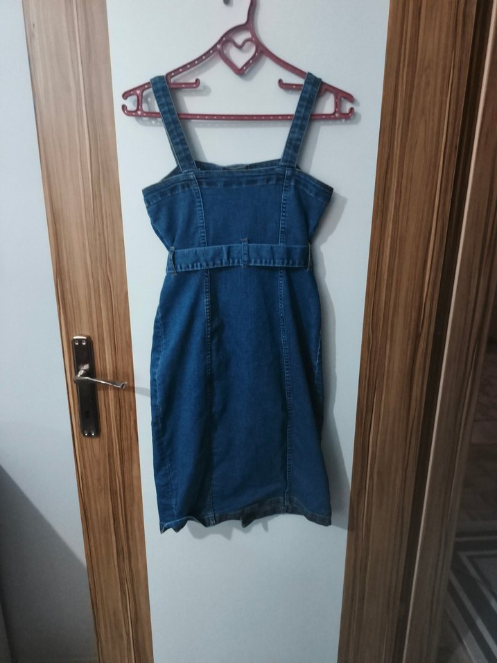 Mavi Düğmeli Askılı Kısa Denim Elbise - Görsel 2