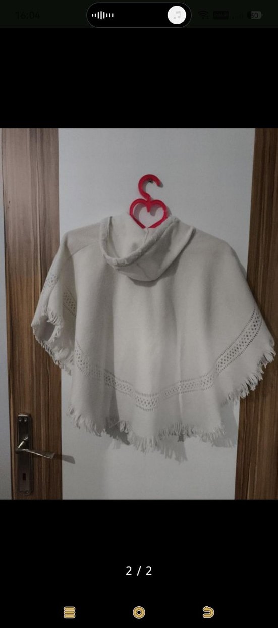 Beyaz Nakışlı Kız Çocuk Ponçosu - Görsel 2