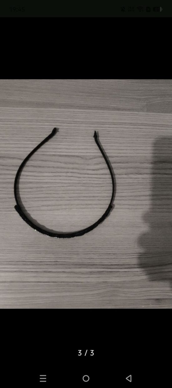 Siyah Pul İşlemeli Minimalist Taç - Görsel 3