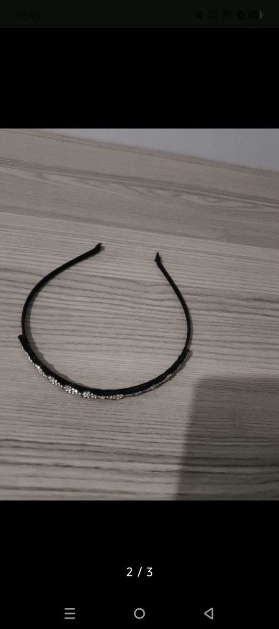 Siyah Pul İşlemeli Minimalist Taç - Görsel 2