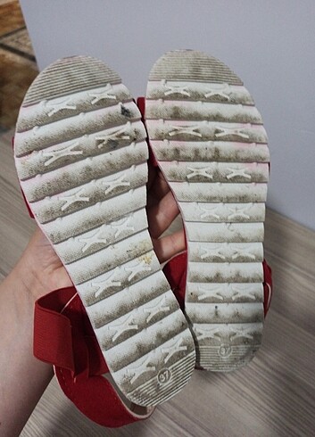 Diğer 37 numara kırmızı sandalet ayakkabı