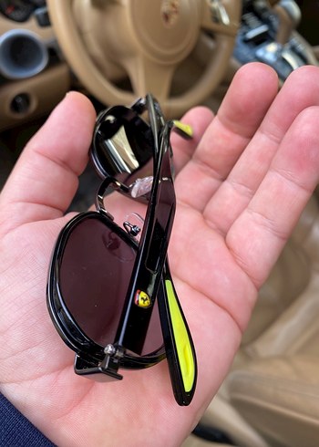 Sarı Tokalı Ray-Ban Kadın Güneş Gözlüğü - Görsel 5