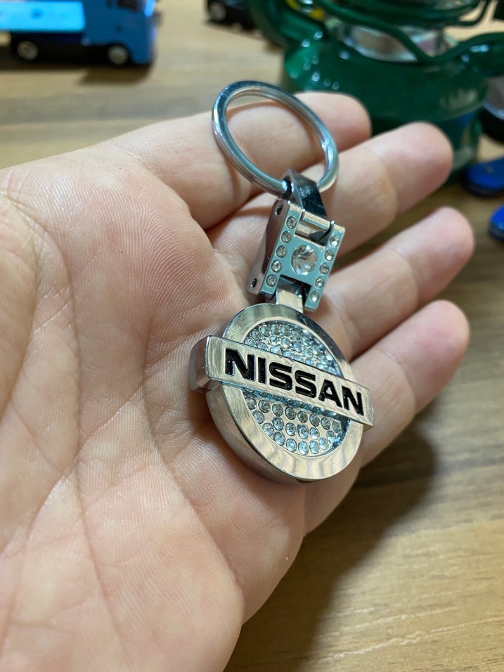 Altın Renkli Nissan Erkek Anahtarlık - Görsel 2