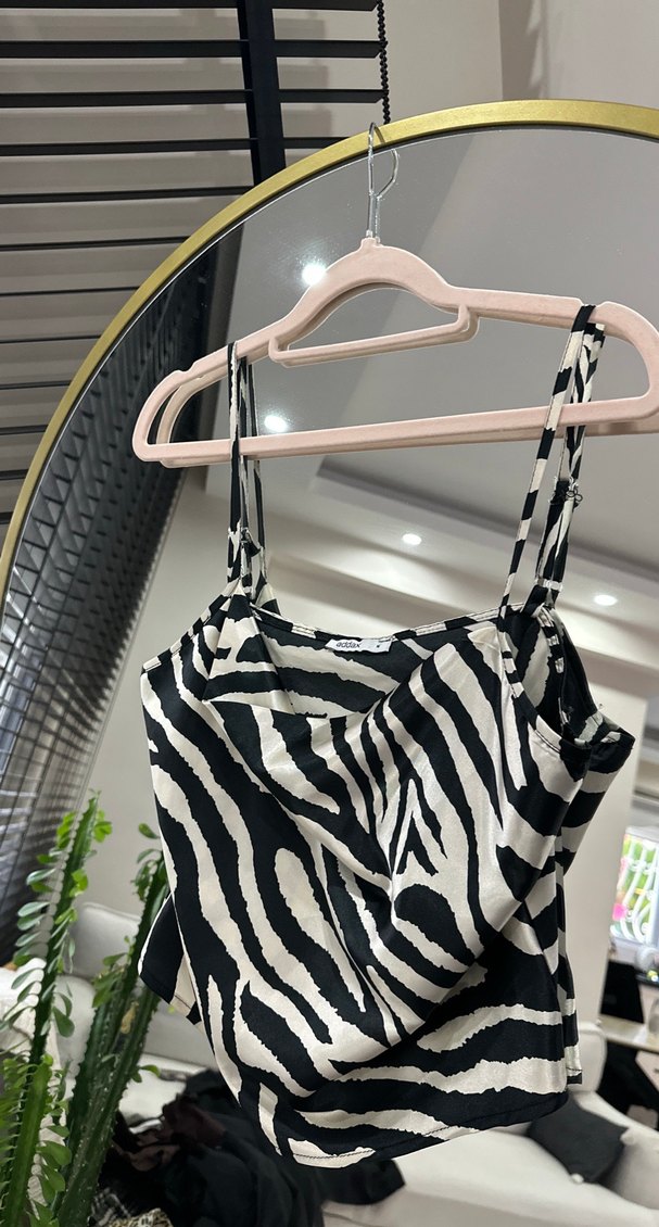 Zebra Desenli Mini Kadın Askılı Bluz Saten - Görsel 2