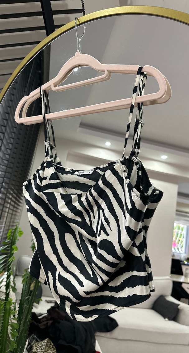Zebra Desenli Mini Kadın Askılı Bluz Saten - Görsel 4