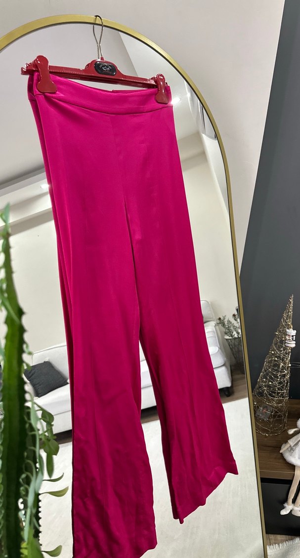 Pembe Parlak Piliseli Kadın Saten Pantolon - Görsel 3