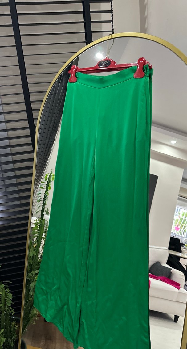 Yeşil Salaş Parlak Saten Kadın Pantolon - Görsel 4