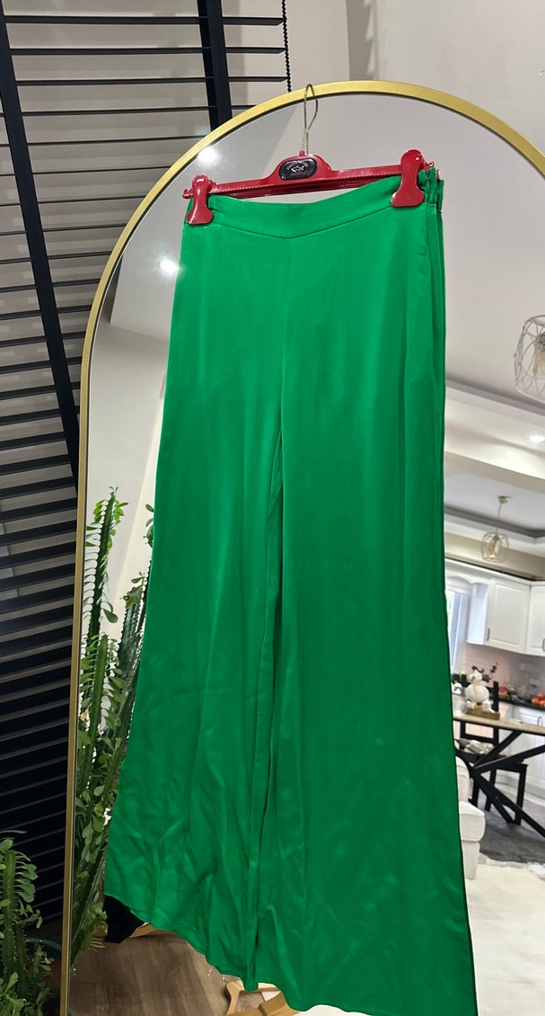 Yeşil Salaş Parlak Saten Kadın Pantolon - Görsel 2
