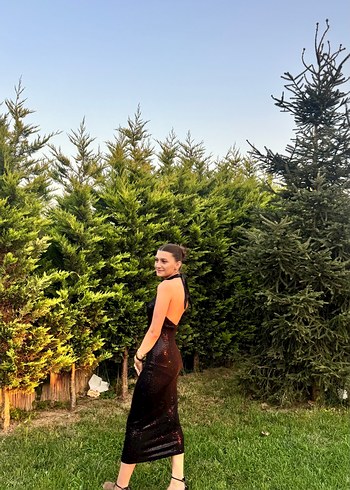 s Beden Drapeli Siyah pullu midi Elbise