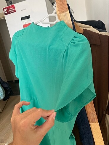 Yeşil yırtmaçlı midi günlük/şık elbise - Görsel 3