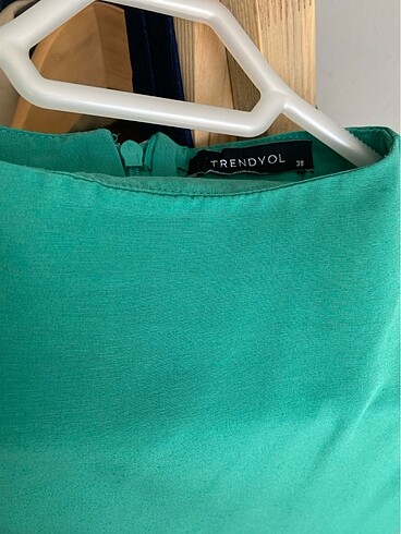 Yeşil yırtmaçlı midi günlük/şık elbise - Görsel 4