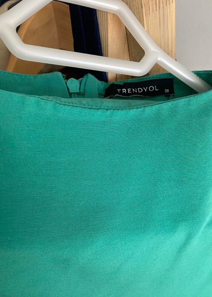 Yeşil yırtmaçlı midi günlük/şık elbise - Görsel 4